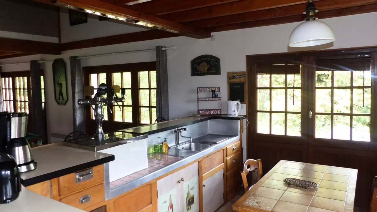 Photo of Kitchen in Montaignac-Saint-Hippolyte