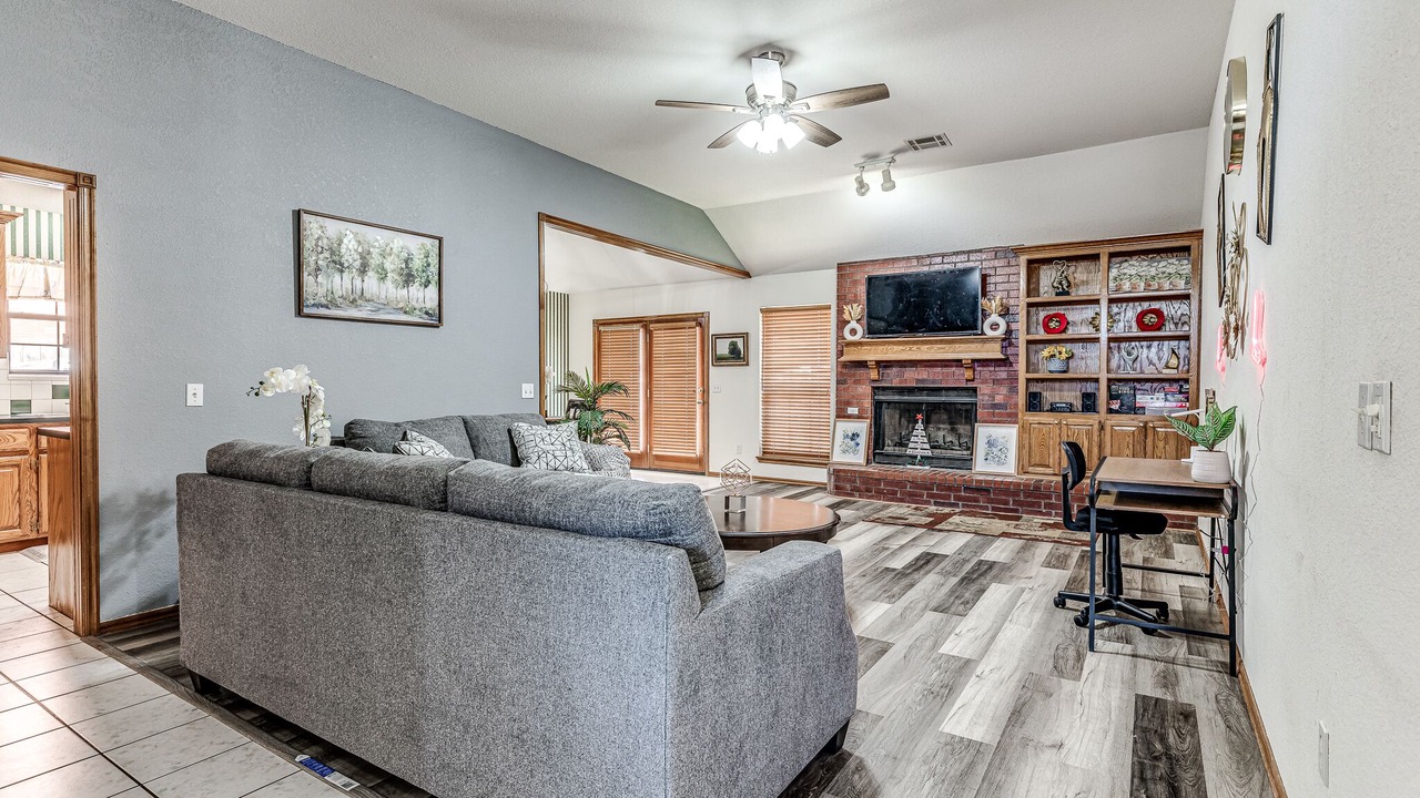 Photo of Livingroom in Midwest City