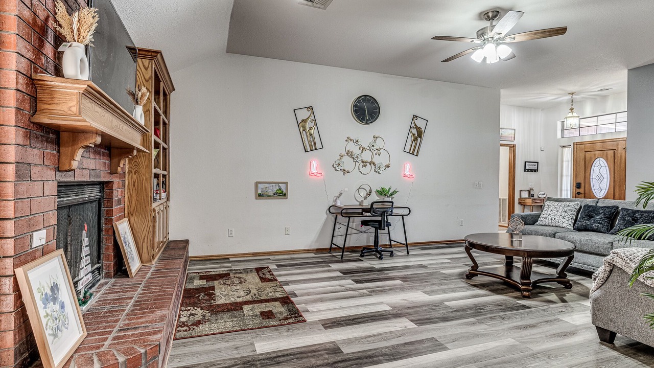 Photo of Livingroom in Midwest City
