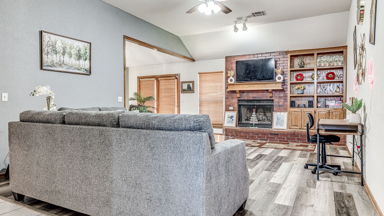 Photo of Livingroom in Midwest City