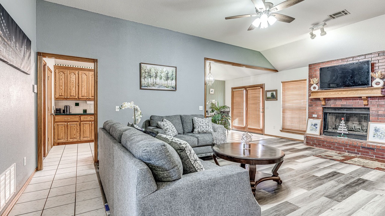 Photo of Livingroom in Midwest City