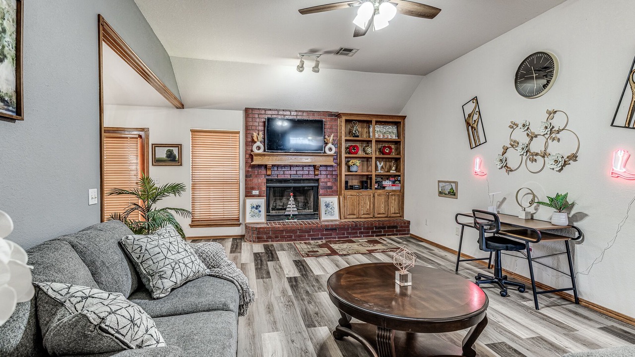 Photo of Livingroom in Midwest City
