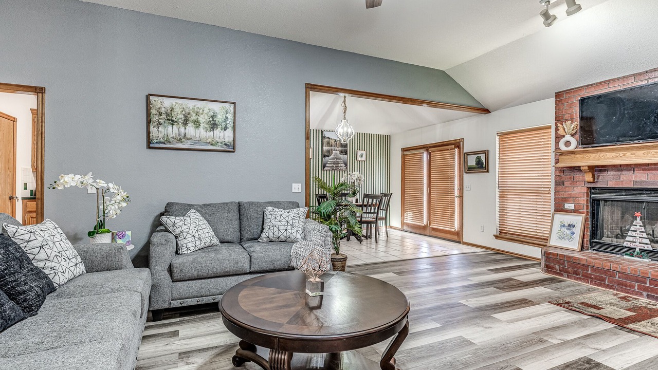 Photo of Livingroom in Midwest City