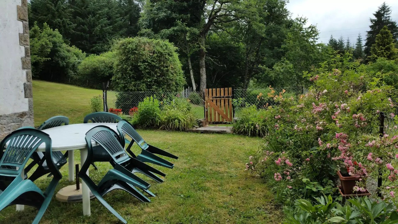 Photo of Outdoor in Alleyrat