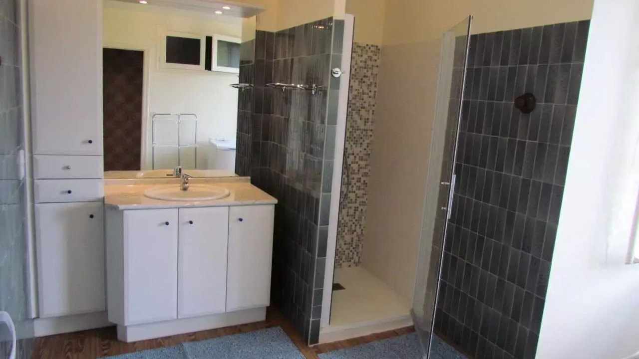 Photo of Bathroom in Saint-Robert