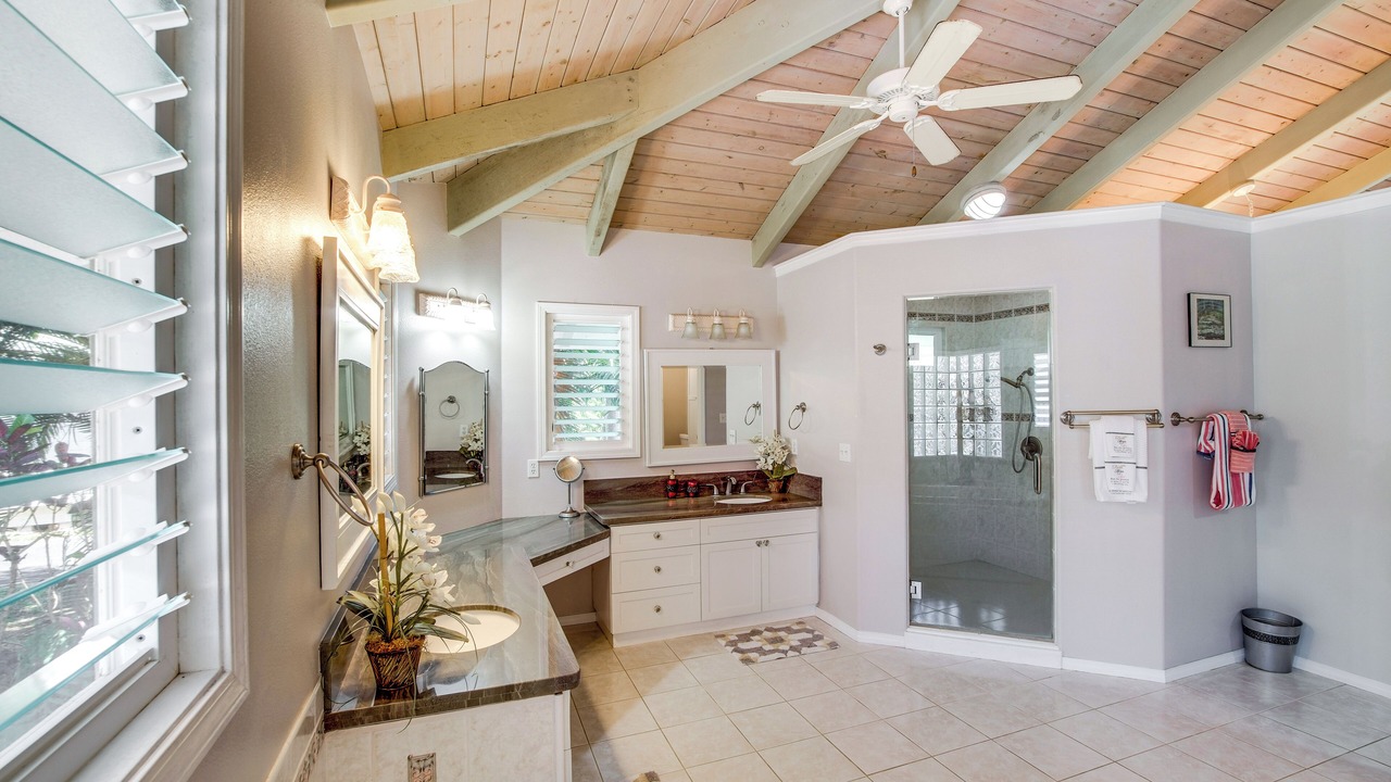 Photo of Bathroom in Honomu