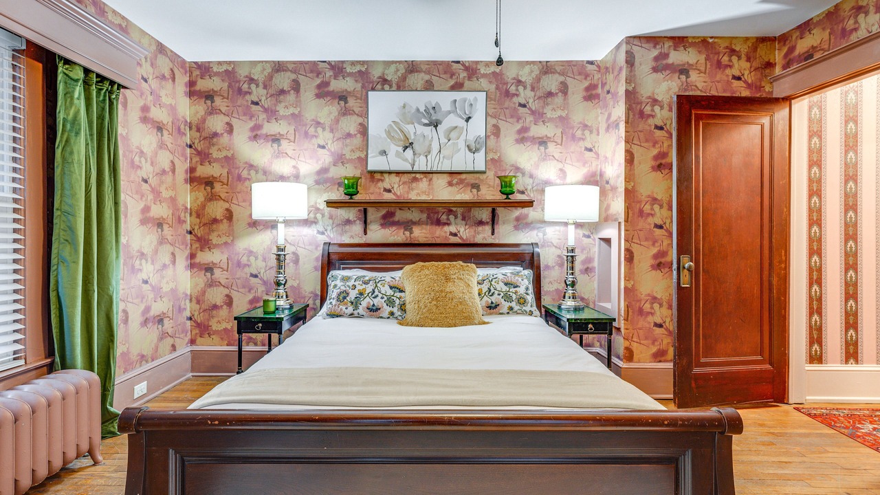 Photo of Bedroom in Jamestown