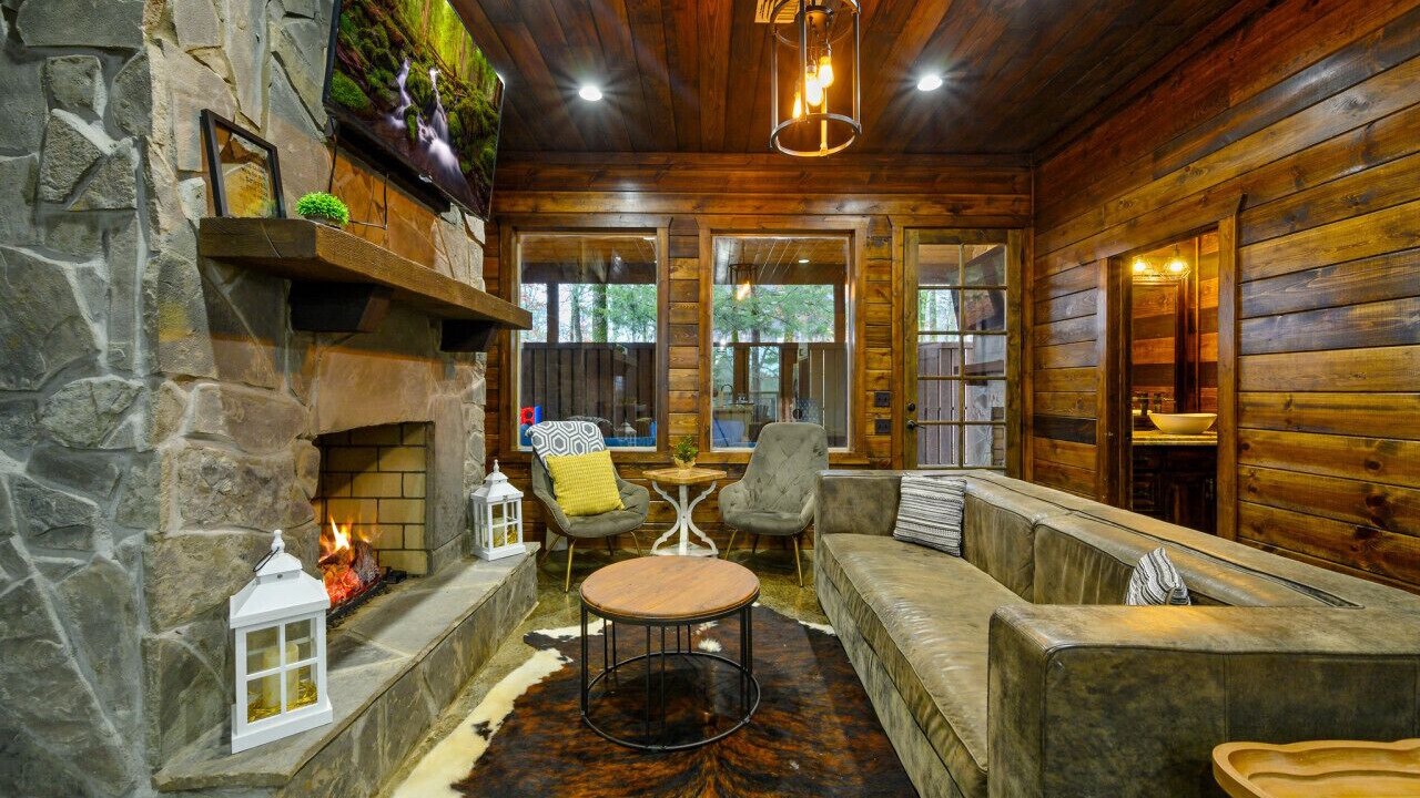 Photo of Livingroom in Broken Bow