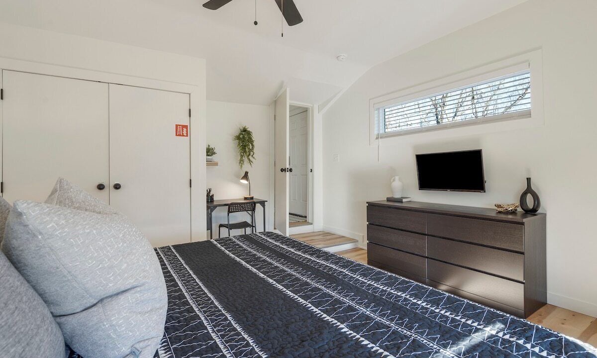 Photo of Others in Cherry Street