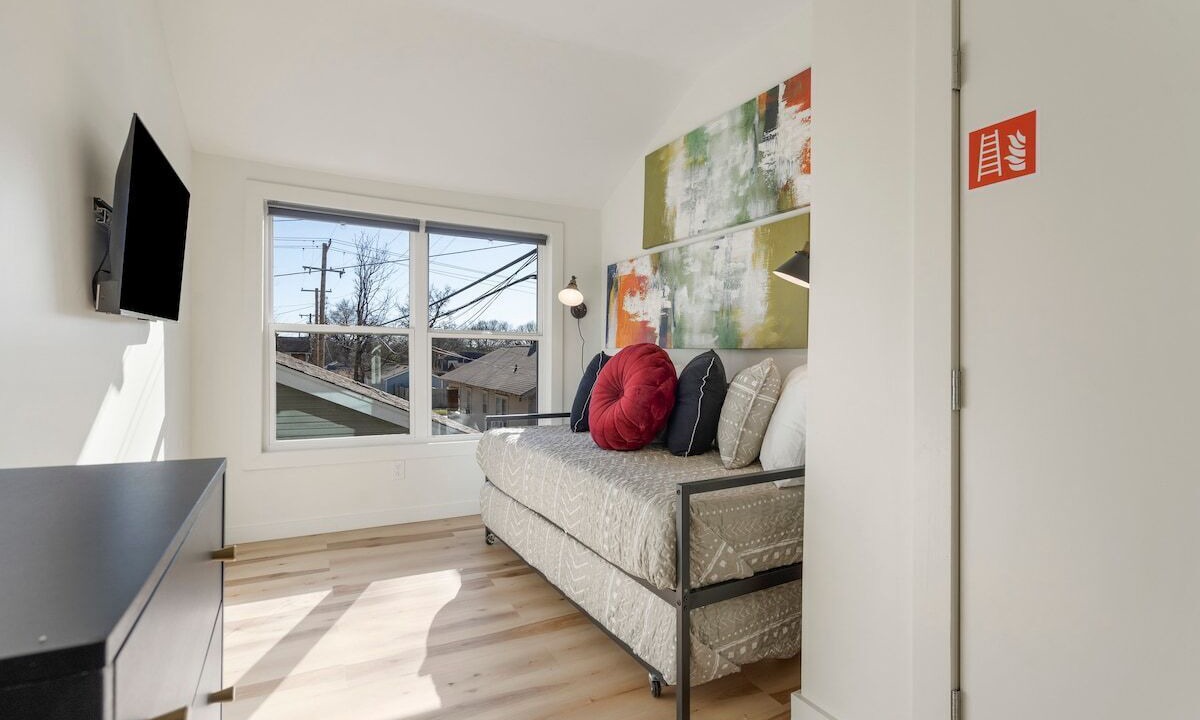 Photo of Others in Cherry Street