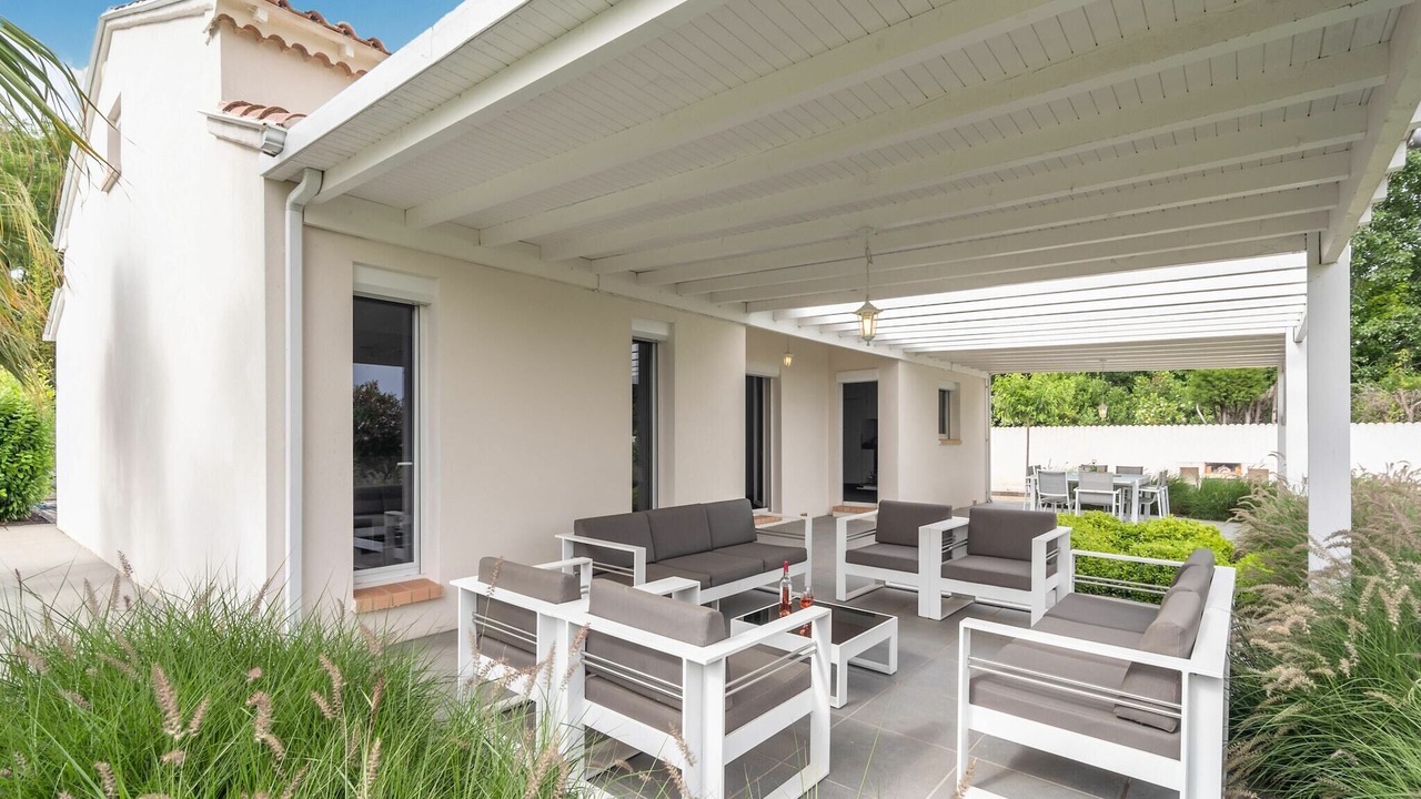 Photo of Patio Balcony in Saint-Genies-de-Fontedit