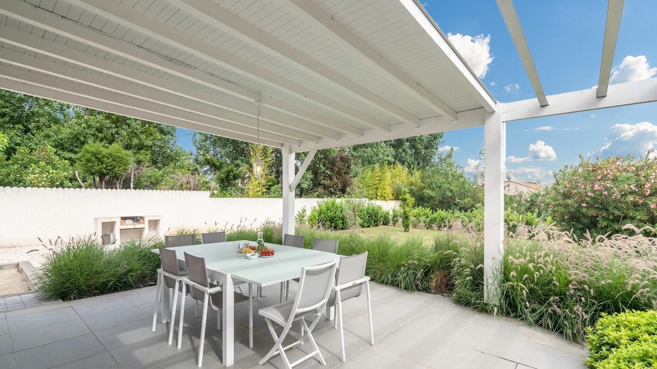 Photo of Patio Balcony in Saint-Genies-de-Fontedit