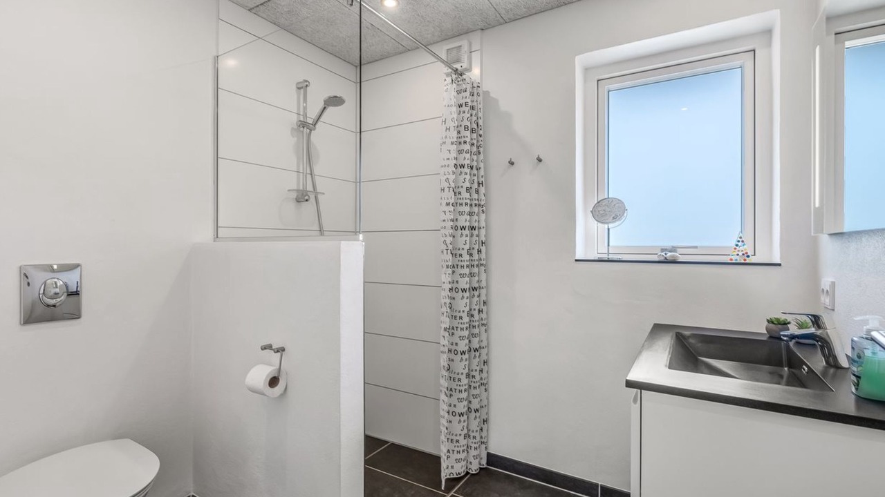 Photo of Bathroom in Henne