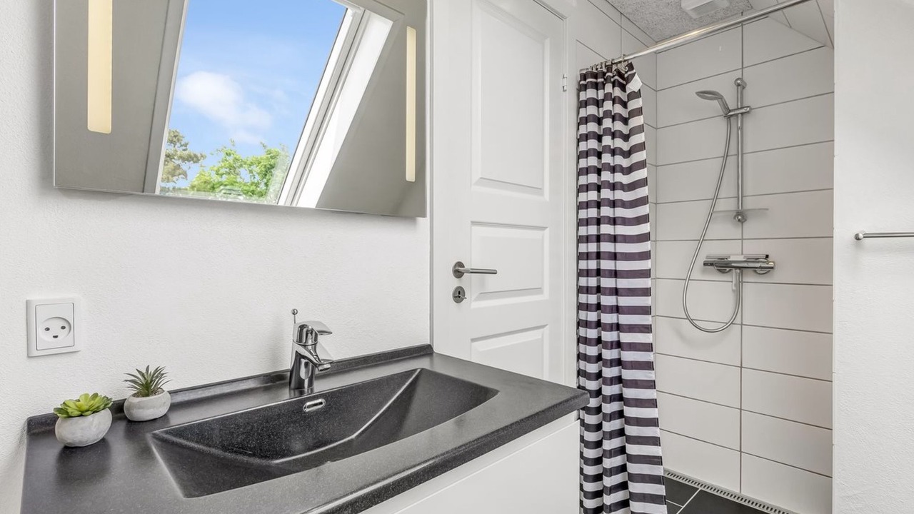 Photo of Bathroom in Henne