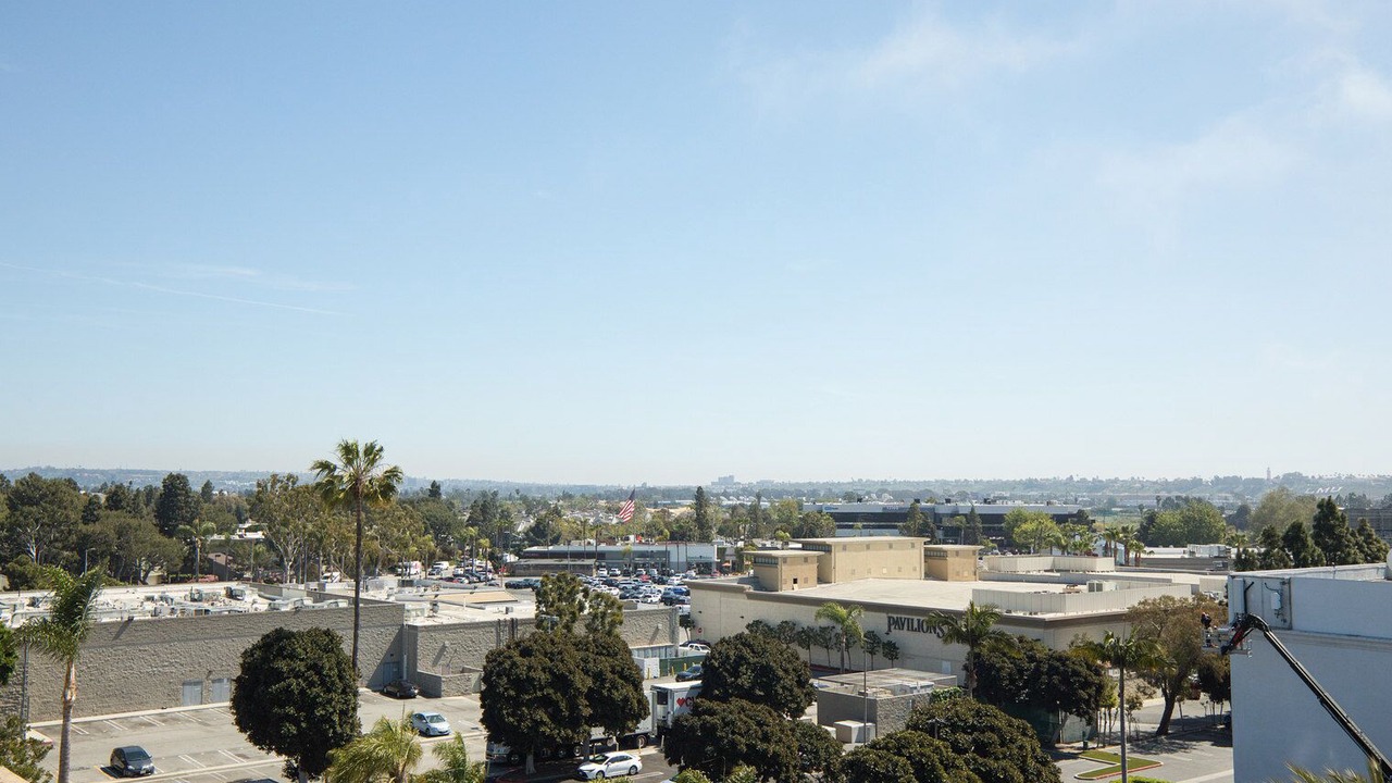 Photo of Others in Del Rey