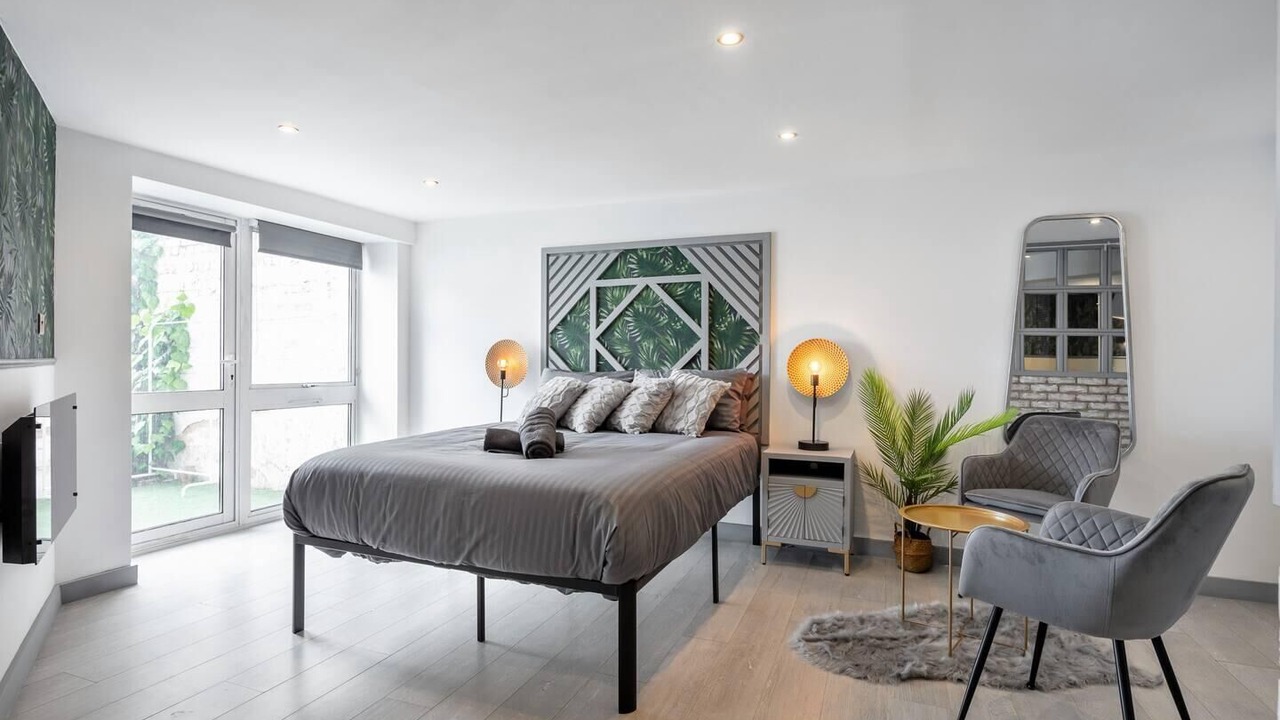 Photo of Others in East Acton