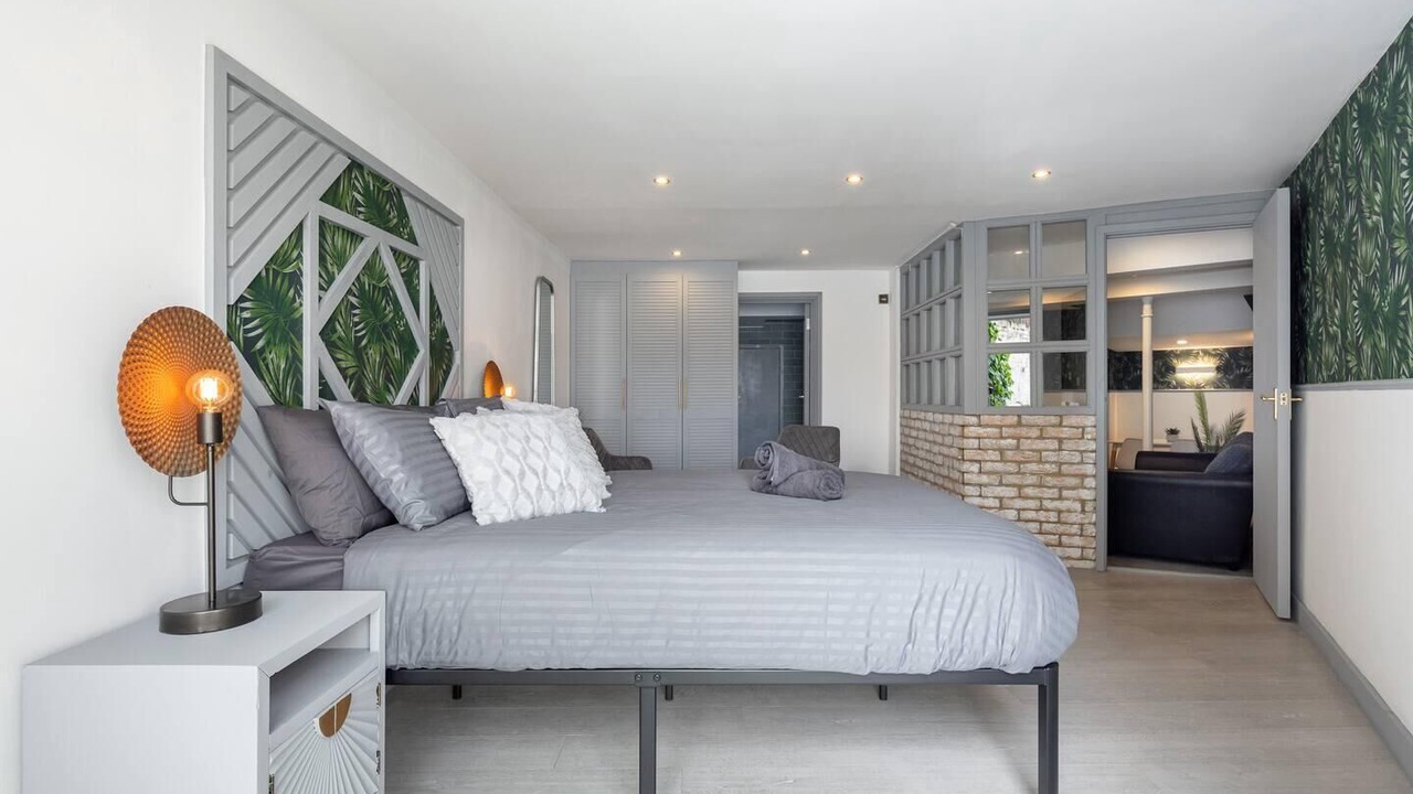 Photo of Others in East Acton