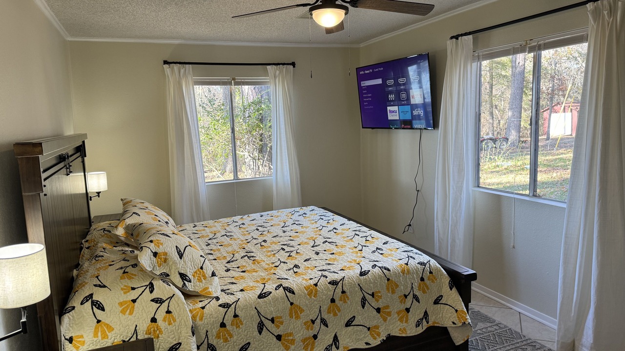 Photo of Bedroom in West Livingston