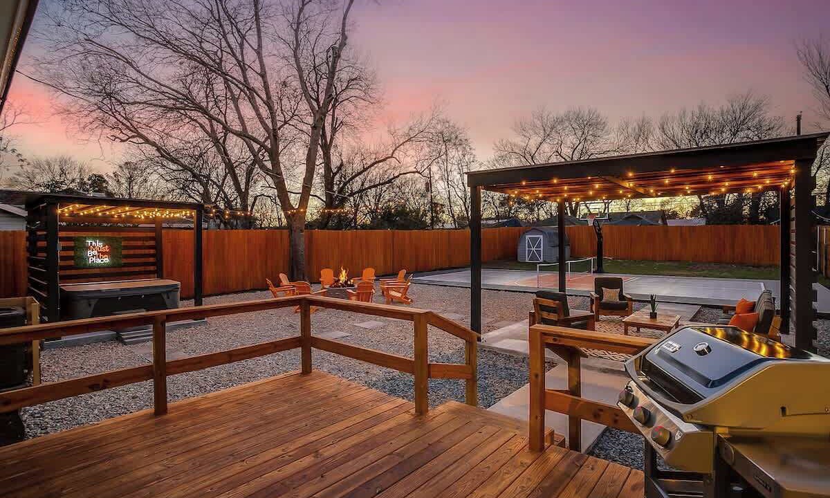 Photo of Outdoor in Central Arlington