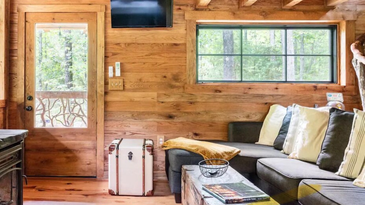 Photo of Livingroom in Adairsville