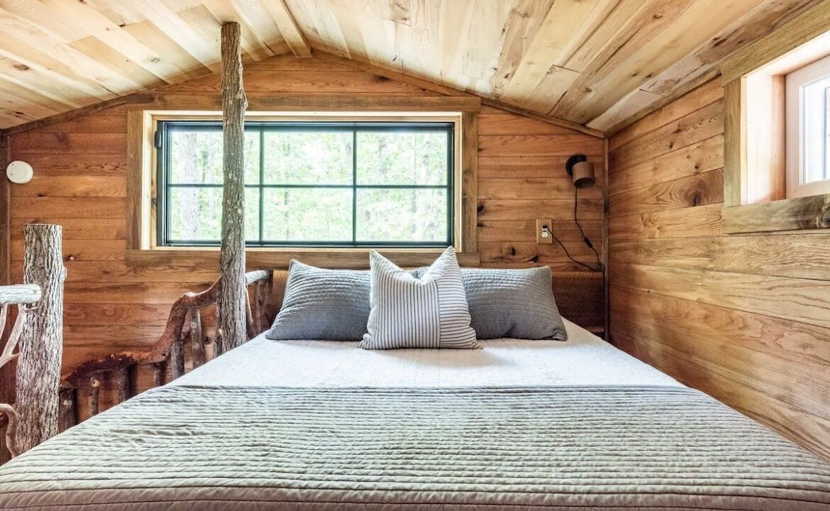 Photo of Bedroom in Adairsville