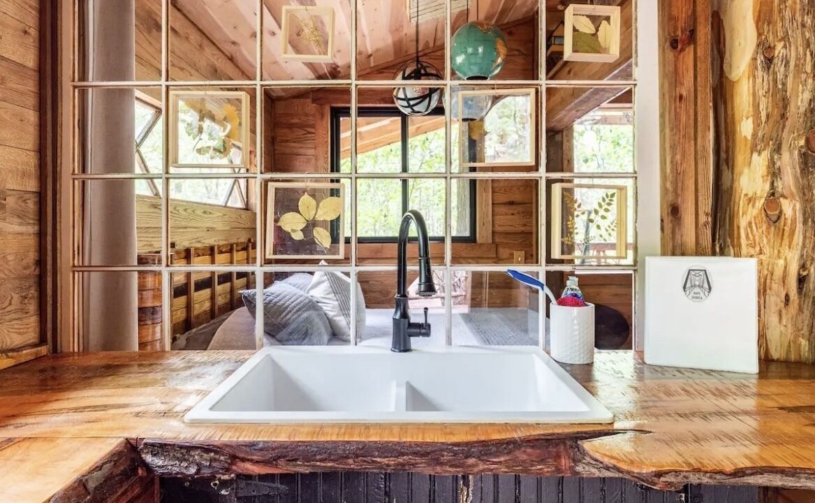 Photo of Bathroom in Adairsville