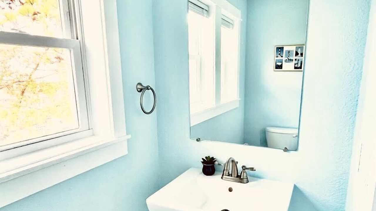 Photo of Bathroom in Monteray Shores
