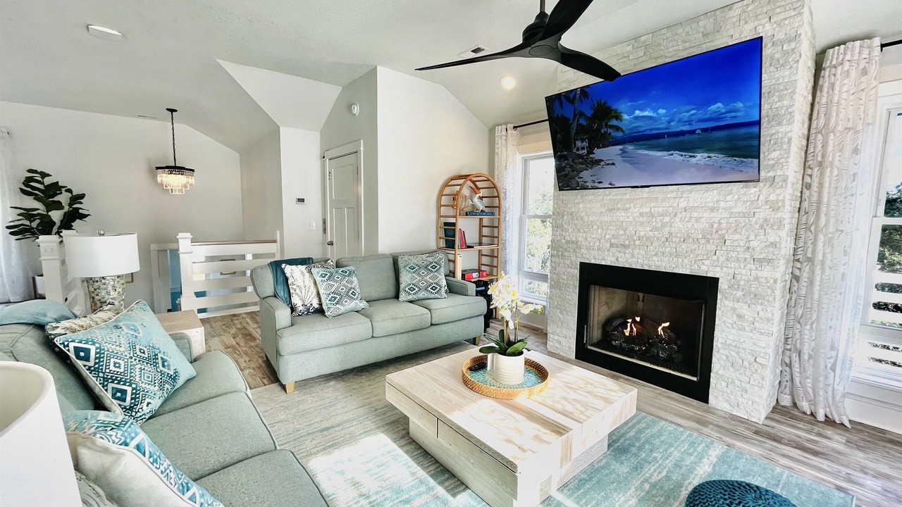 Photo of Livingroom in Monteray Shores