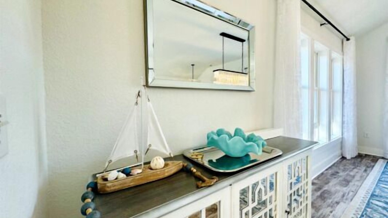 Photo of Bedroom in Monteray Shores