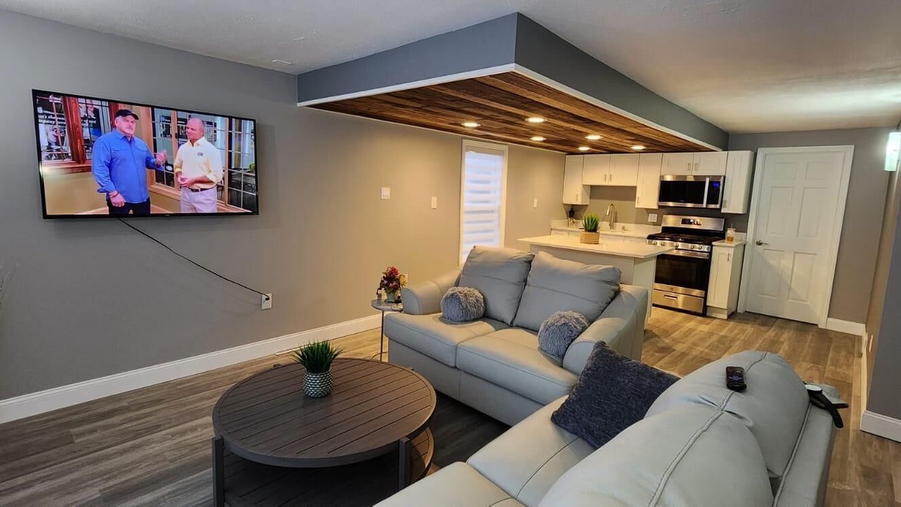 Photo of Livingroom in Village of Yorkville