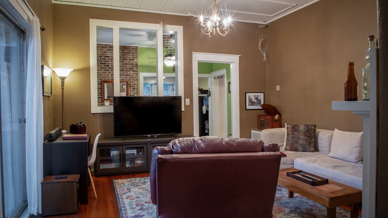 Photo of Livingroom in Chapel Hill