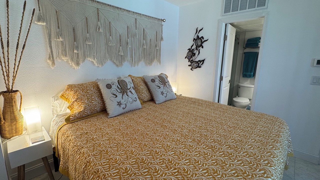 Photo of Bedroom in Madeira Beach