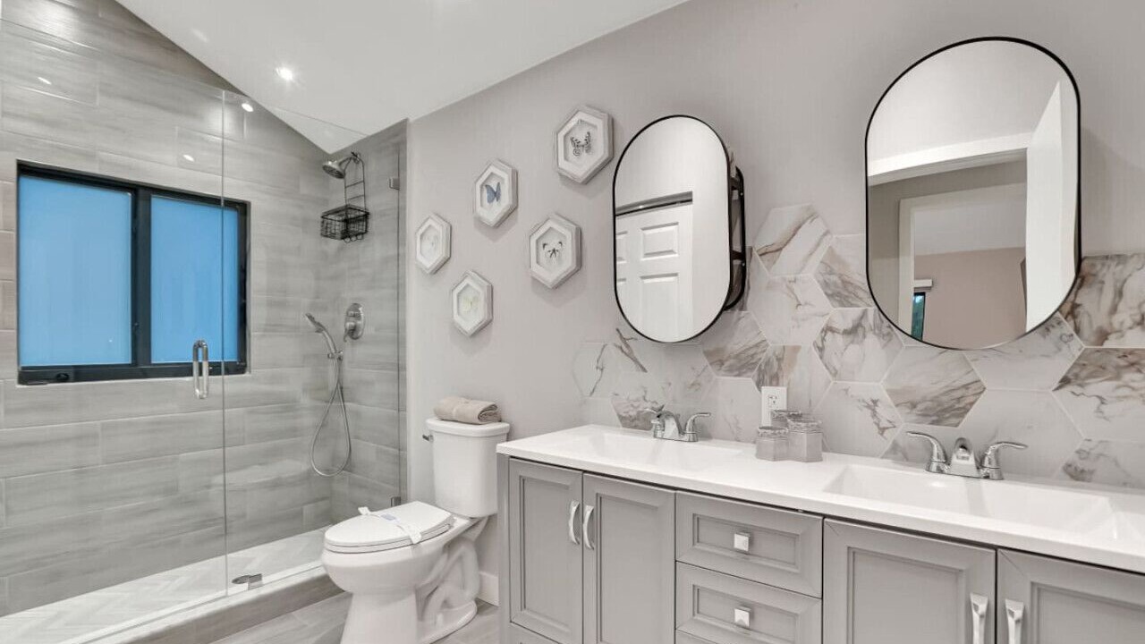 Photo of Bathroom in Central Beach