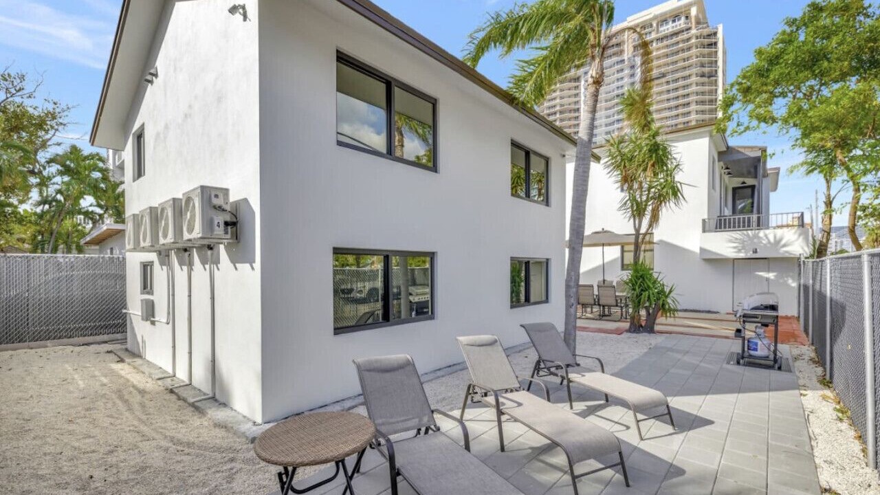 Photo of Patio Balcony in Central Beach