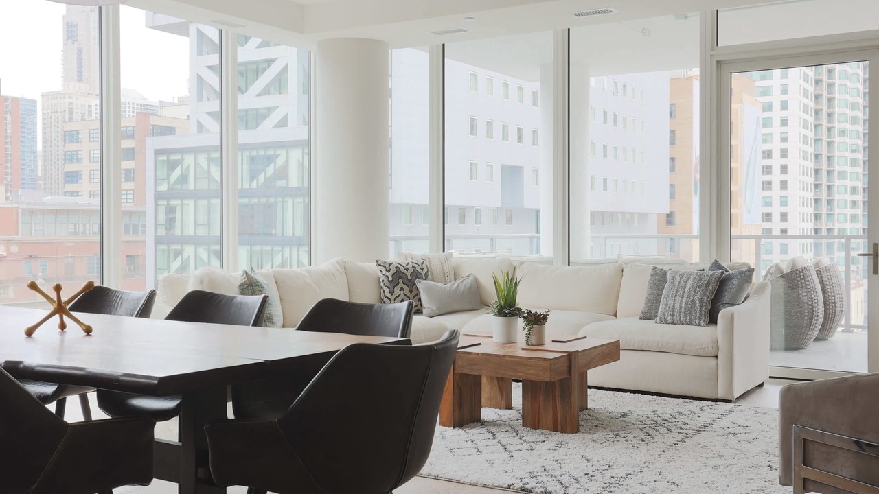 Photo of Livingroom in Near North Side
