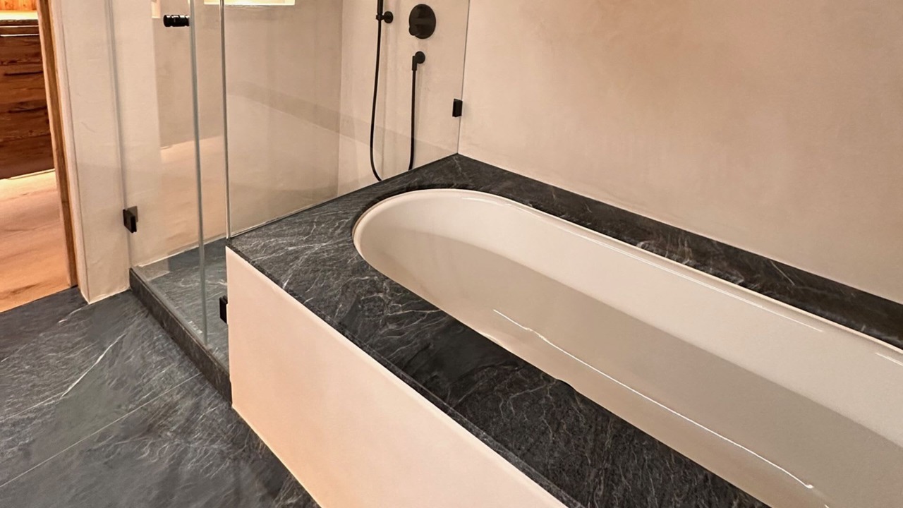 Photo of Bathroom in Gsteig