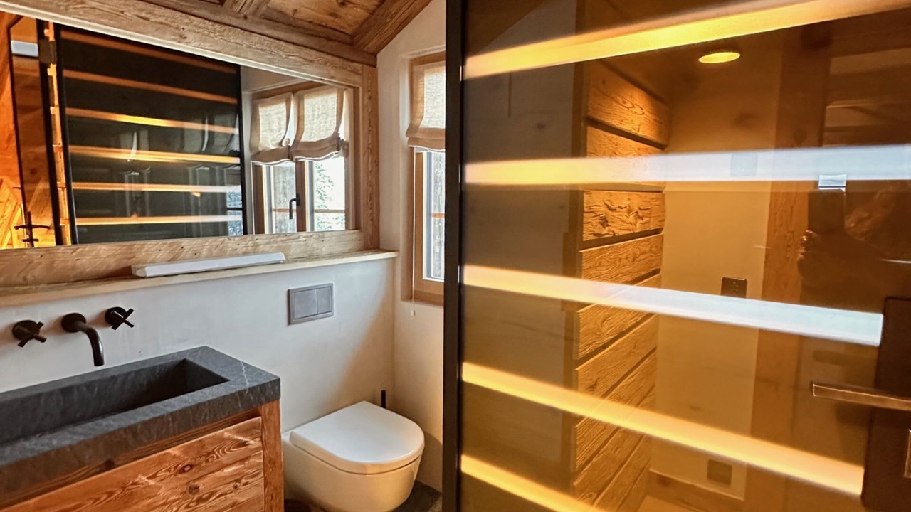 Photo of Bathroom in Gsteig