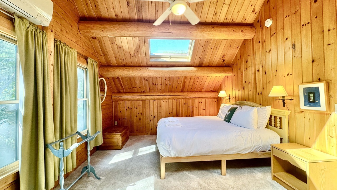 Photo of Bedroom in Boothbay