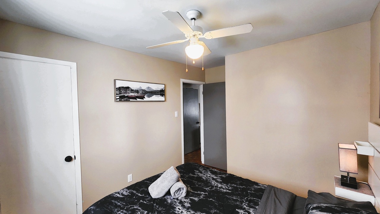 Photo of Bedroom in Longueuil