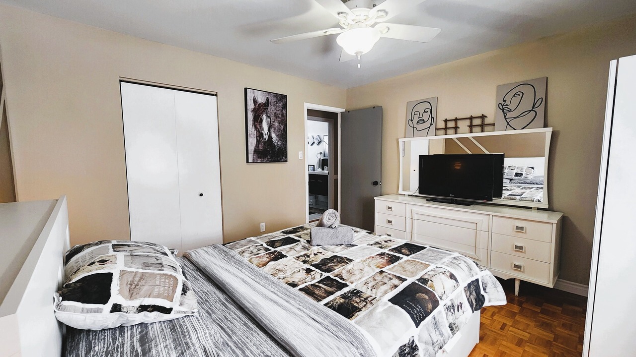 Photo of Bedroom in Longueuil
