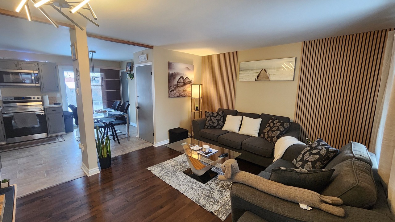 Photo of Livingroom in Longueuil
