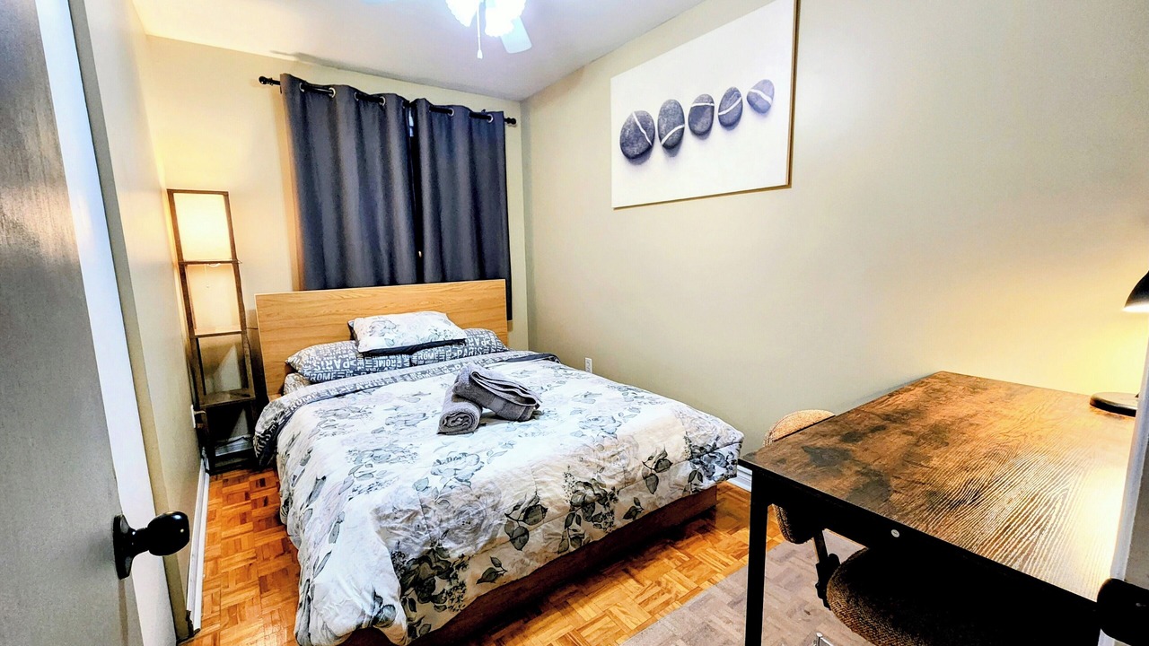 Photo of Bedroom in Longueuil