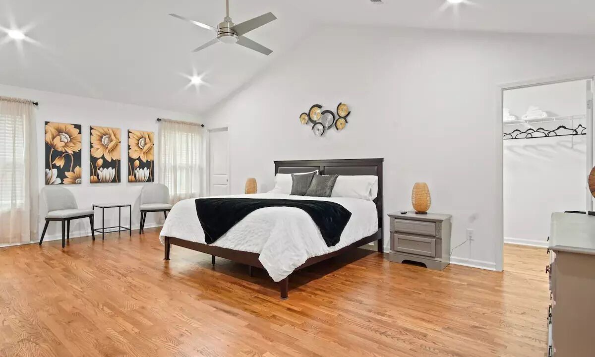 Photo of Bedroom in Candler-McAfee