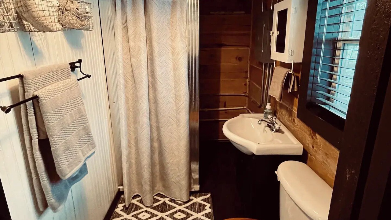 Photo of Bathroom in De Soto