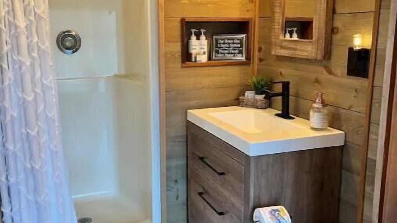 Photo of Bathroom in Pickens