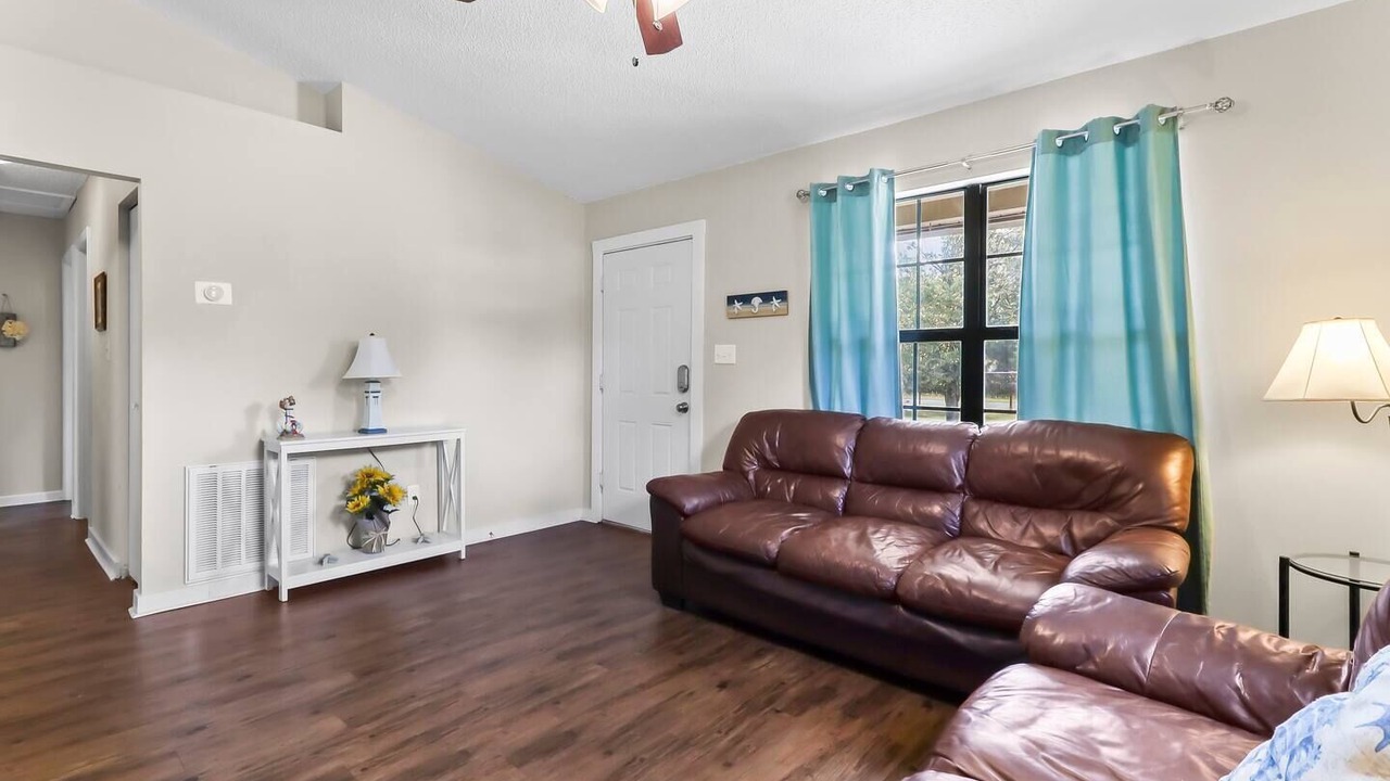 Photo of Livingroom in Riverview