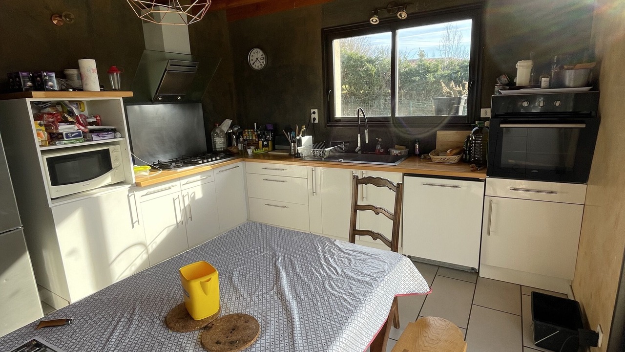 Photo of Kitchen in Saint-Constant-Fournoules