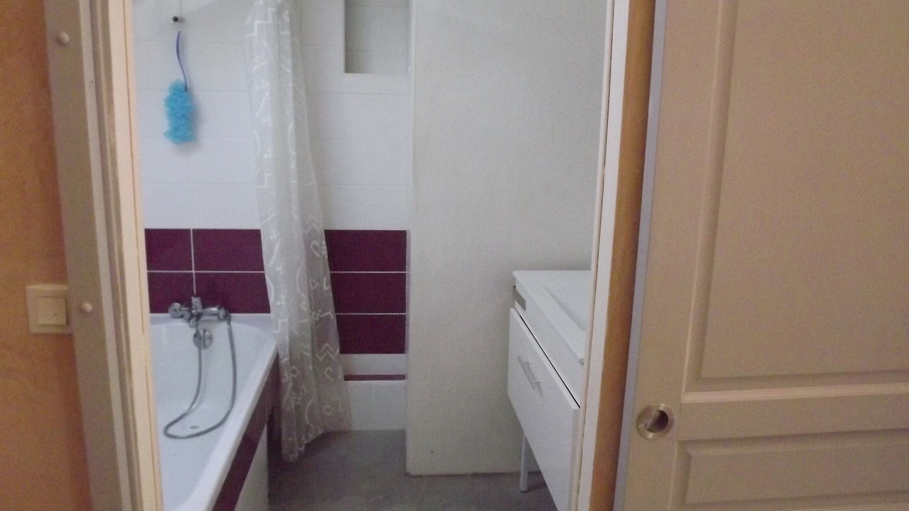 Photo of Bathroom in Saint-Constant-Fournoules