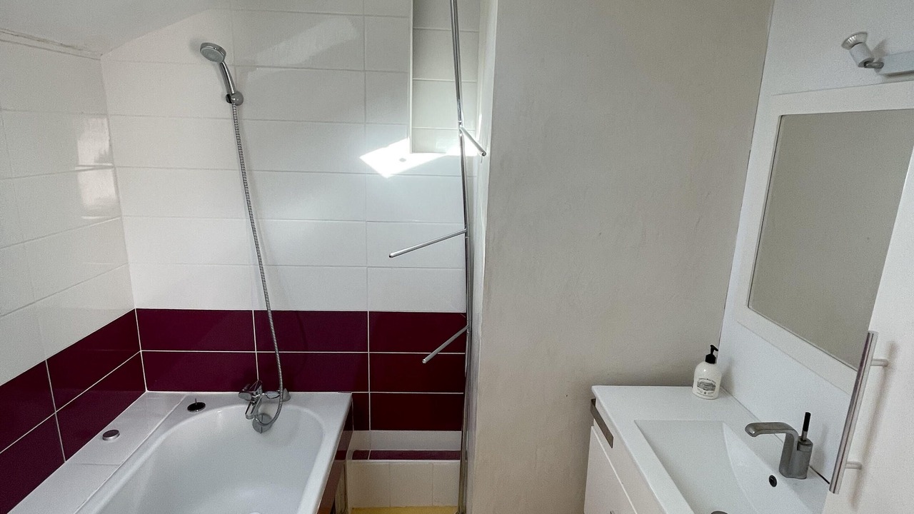 Photo of Bathroom in Saint-Constant-Fournoules