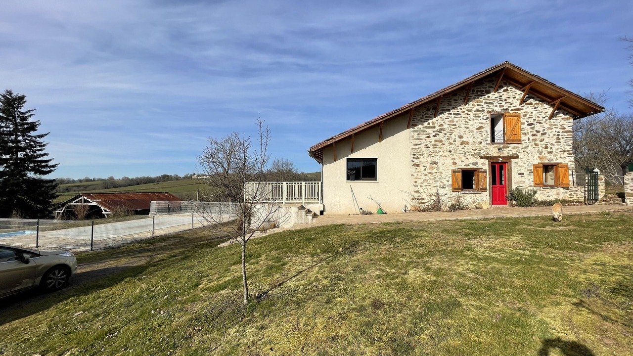 Photo of Outdoor in Saint-Constant-Fournoules